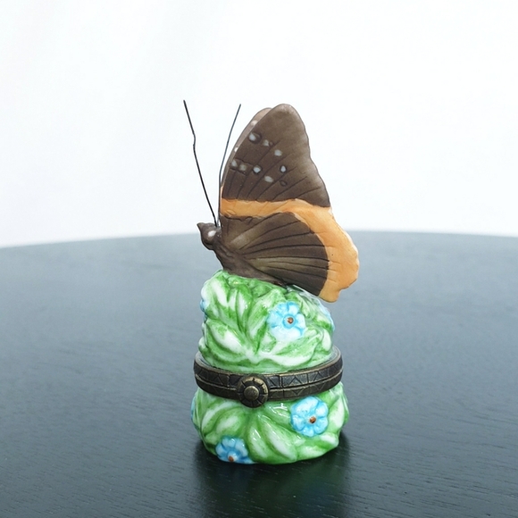 *Last Chance* Red Admiral Butterfly Porcelain Hinged Box PHB MidwestTrinket - Picture 3 of 12